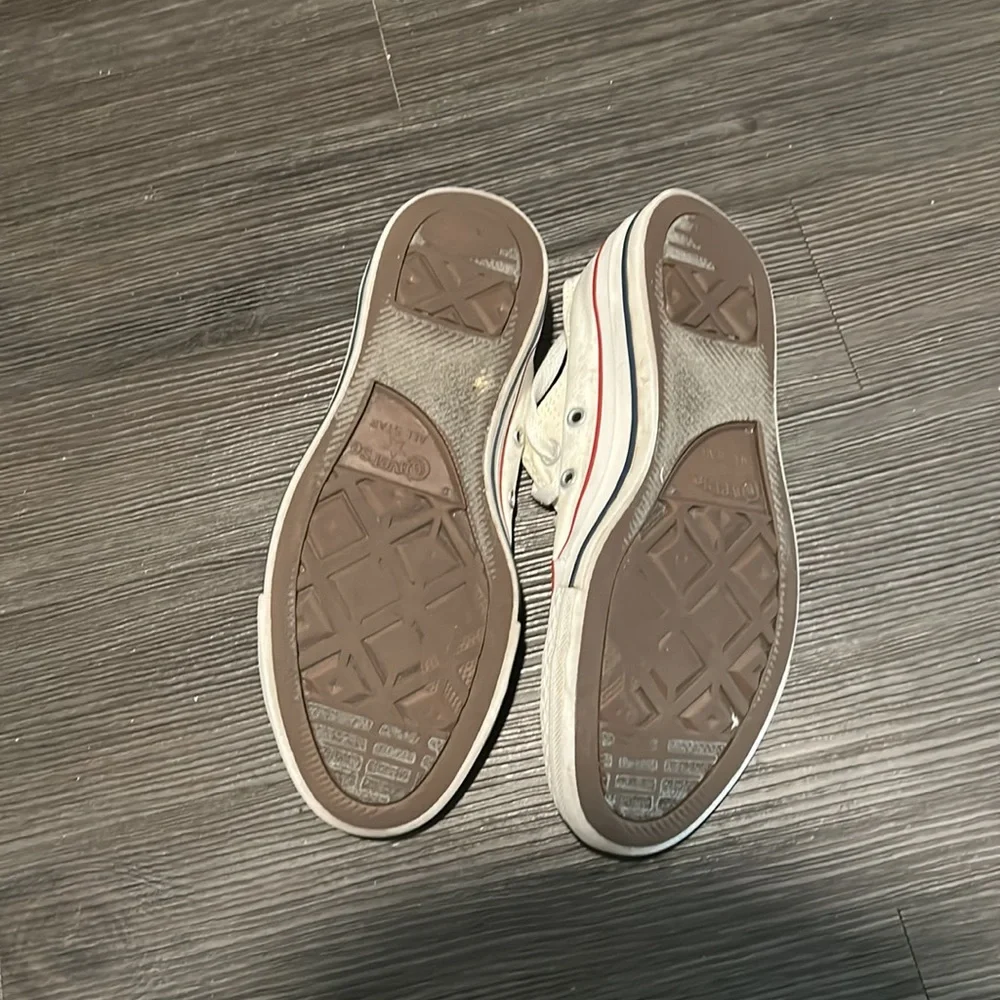 Converse Low Top - Picture 2 of 5